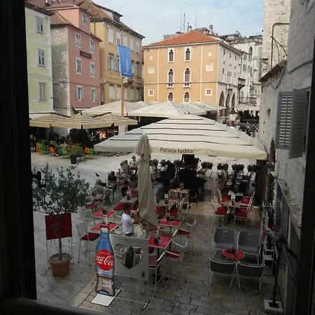 Appartamento Location & Walk Score 93 With Washing Machine *